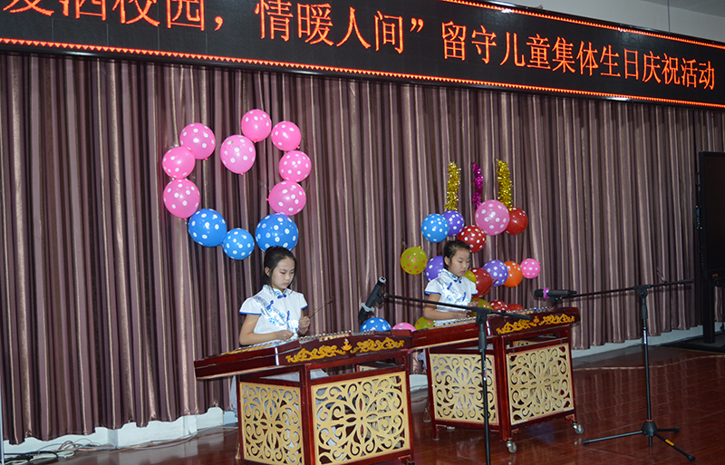 内蒙古：包头留守儿童集体生日会 温暖一群等待爱的孩子