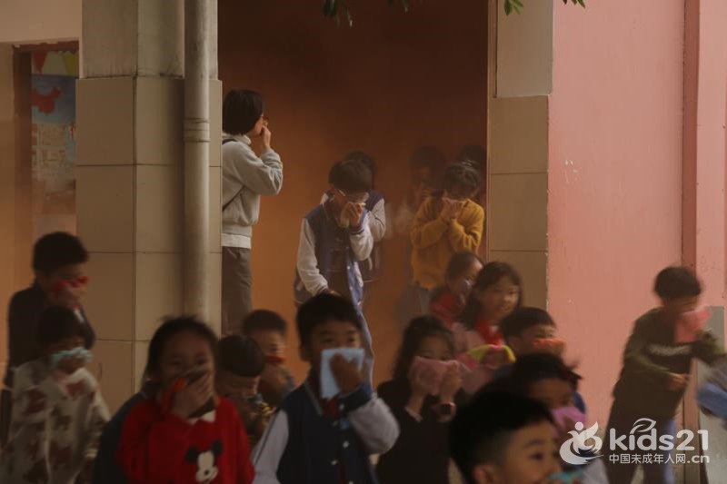 浙江：乐清市各学校开展消防演练进校园活动