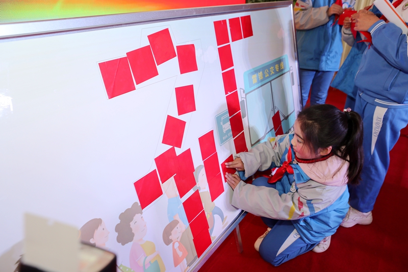 湖南：长沙“排队礼让”融入开学第一课成长路上与“礼”相随